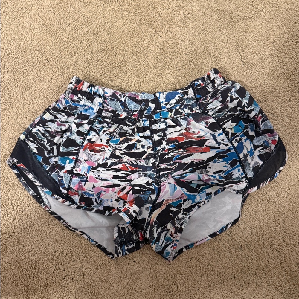 Lululemon 2.5 Hotty Hot Different colored hues shorts